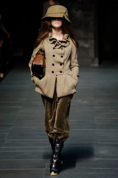 Look 25